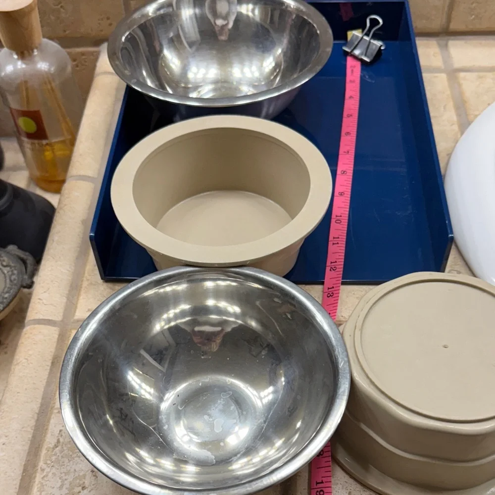 Stainless Steel and Gray dog bowls 4